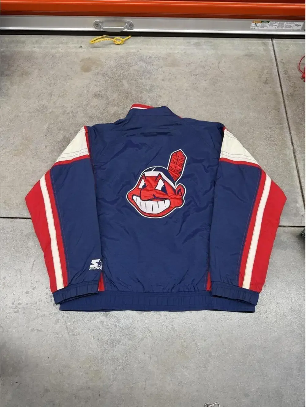 vintage cleveland indians starter navy and red zip up windbreaker jacket medium